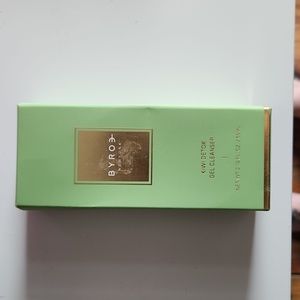 Byroe Kiwi Detox Gel Cleanser